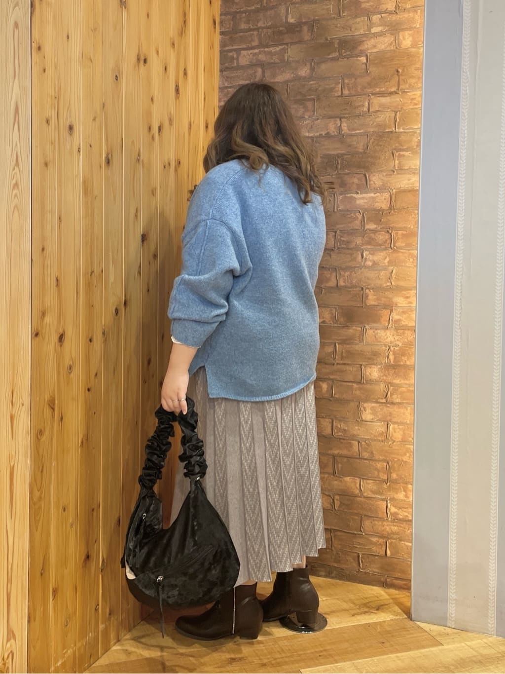 Risaさんの「SHOO･LA･RUE｜【洗濯機可】ふわっと軽く羽織れる オーバーサイズカーディガン」を使ったコーディネート