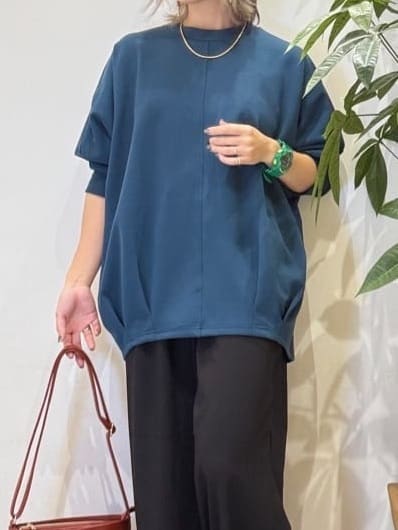 misakiさんの「SHOO･LA･RUE｜【S-LL/体型カバー】とろみ感が心地よい 裾タック ドルマンチュニック」を使ったコーディネート