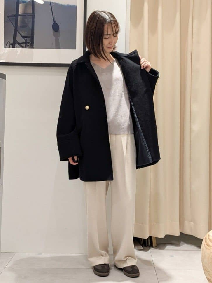なめさんの「THE SHOP TK｜【すっきりシルエットが叶う】大人のためのVネックニット/毛玉になりにくい/静電気防止/洗濯機OK」を使ったコーディネート