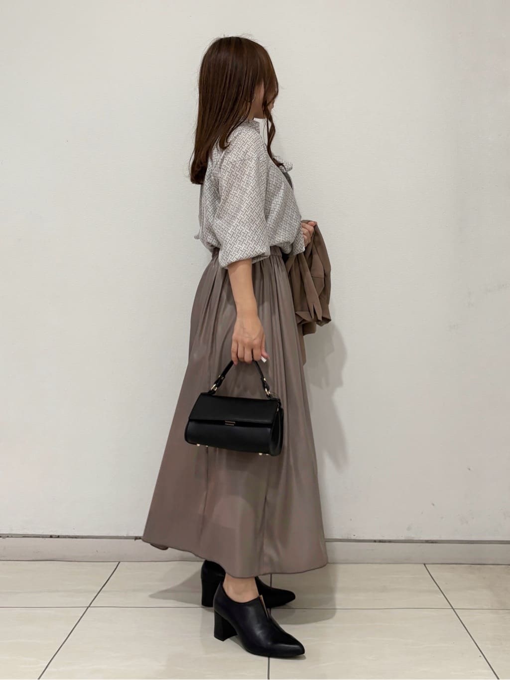 kahoさんの「INDIVI｜ジオメプリントボウタイブラウス」を使ったコーディネート