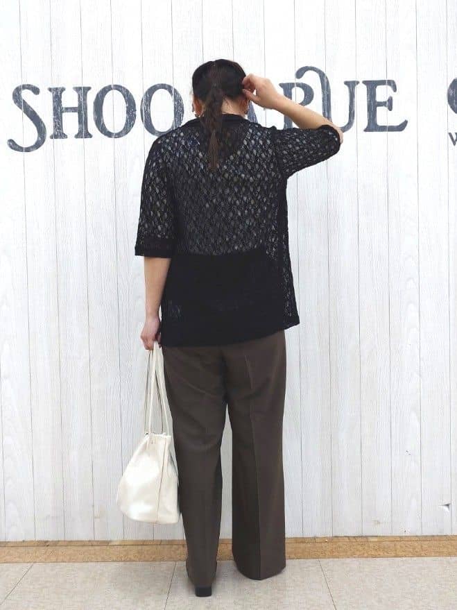 とろろさんの「SHOO･LA･RUE｜【S-LL/5分袖】大人の抜け感 襟付きレーストップス」を使ったコーディネート