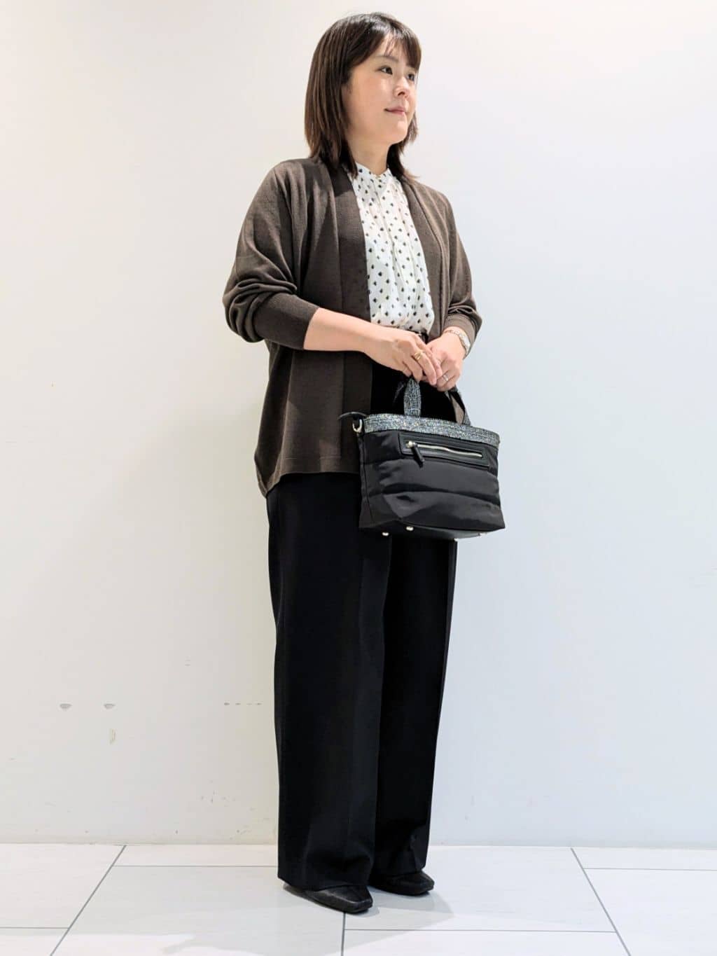 Onumaさんの「UNTITLED｜【セットアップ可/リラクシー/通勤】スクエアジオメ柄ブラウス」を使ったコーディネート