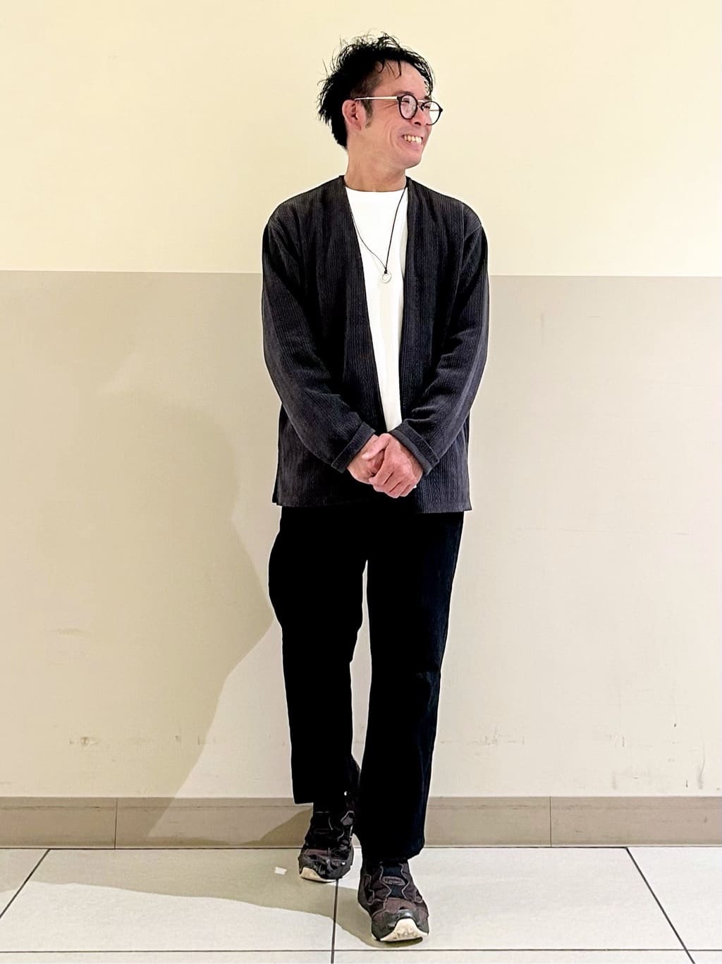 KENJI Iさんの「THE SHOP TK｜【セットでお買い得！】モールニットカーディガン＋長袖Tシャツ　洗濯機OK/吸水速乾・毛玉になりにくい」を使ったコーディネート