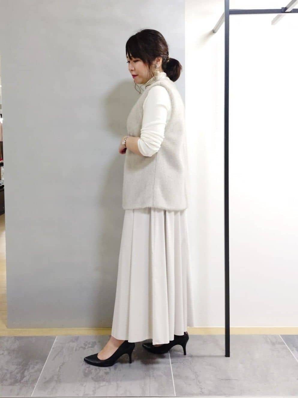 TOMOMIさんの「INDIVI｜ボアミドルバッグ」を使ったコーディネート