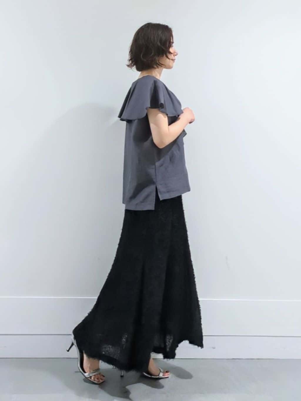 ミズタさんの「UNTITLED｜【きれいめ/洗える/フリル】ラッフルシアーブラウス」を使ったコーディネート