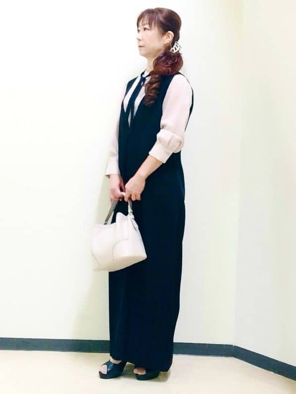 花さんの「Reflect｜【すっきり縦長シルエット】サロペットパンツ」を使ったコーディネート