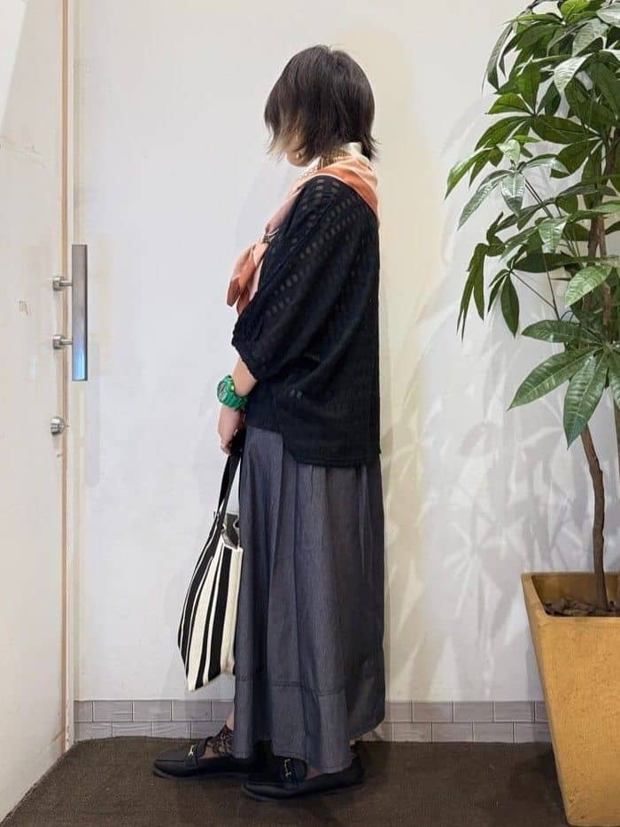 misakiさんの「SHOO･LA･RUE｜【S-LL】涼やかで好印象 シアーチェック ドルマントップス」を使ったコーディネート