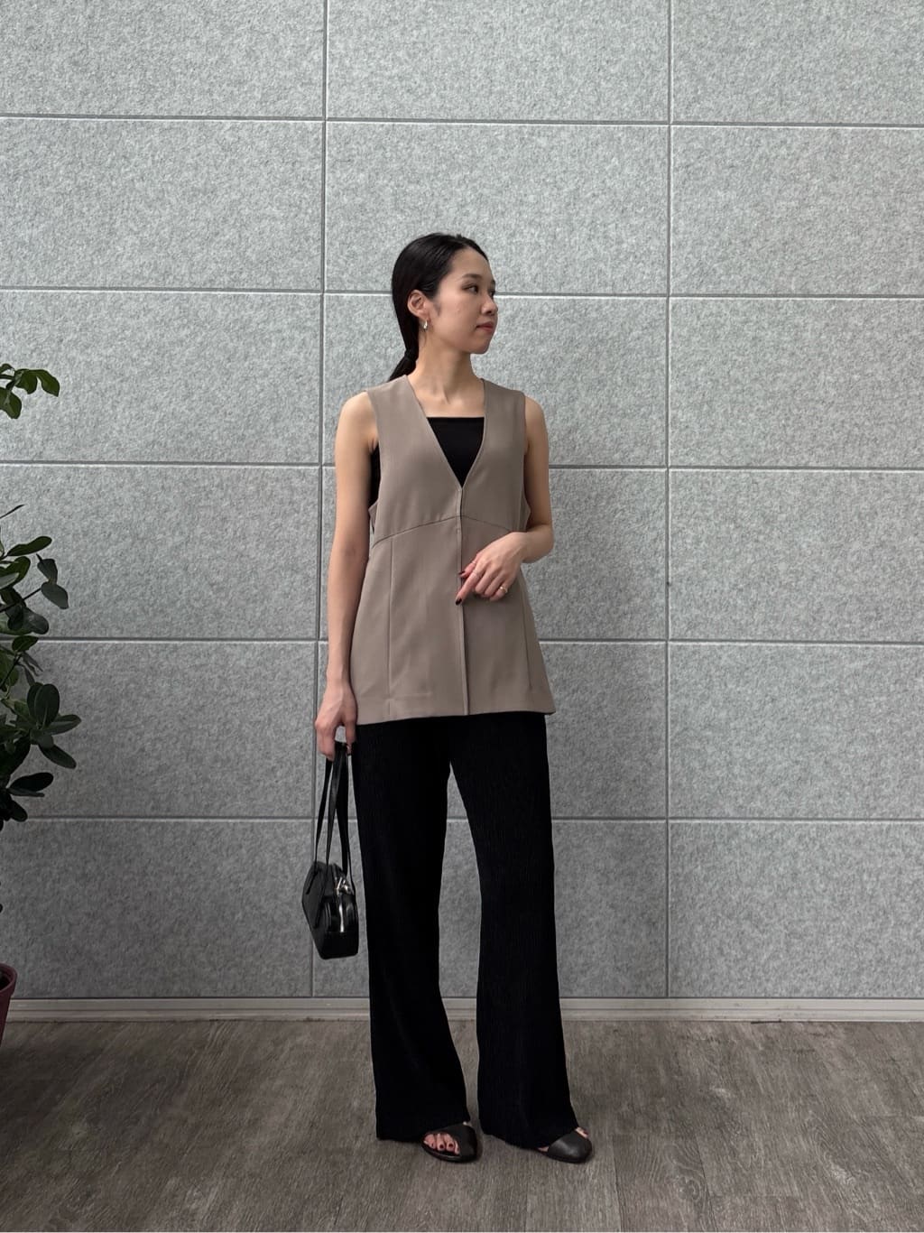 ひなさんの「INDIVI｜Comfy SET UP｜ペプラムイージージレ【セットアップ対応】」を使ったコーディネート