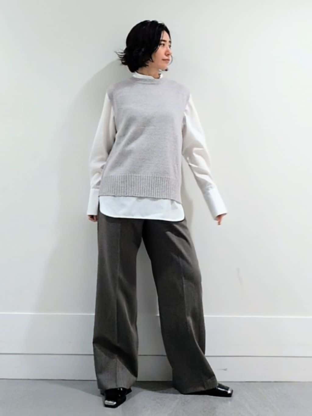 ミズタさんの「UNTITLED｜【重ね着レイヤードに】杢調ニットベスト」を使ったコーディネート