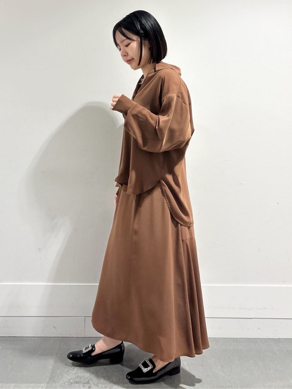 モエカさんの「UNTITLED｜【セットアップ可/スキッパー/ゆったり】リラクパウダーシャツ」を使ったコーディネート