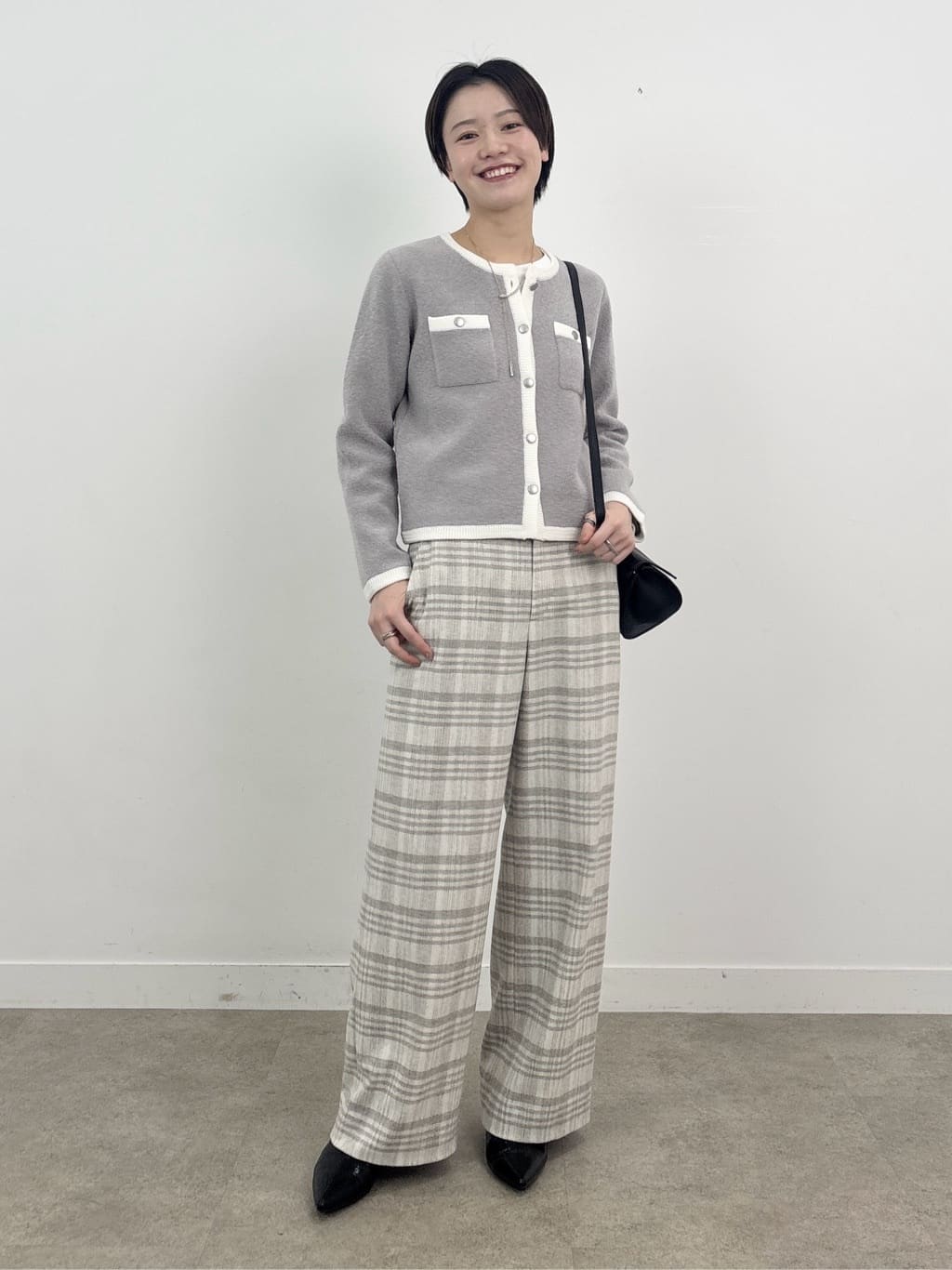 kanaeさんの「INDIVI｜【ミニブークレ素材】ジャケットライクカーディガン」を使ったコーディネート