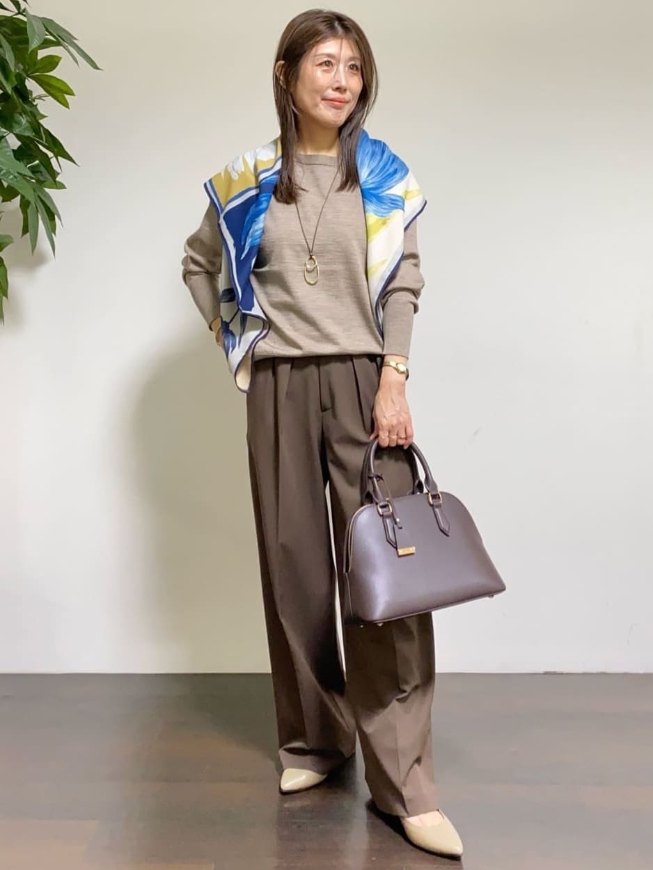 tomoさんの「UNTITLED｜【アンサンブル可/洗える】シルクウールカシミヤ ドルマンスリーブニット」を使ったコーディネート