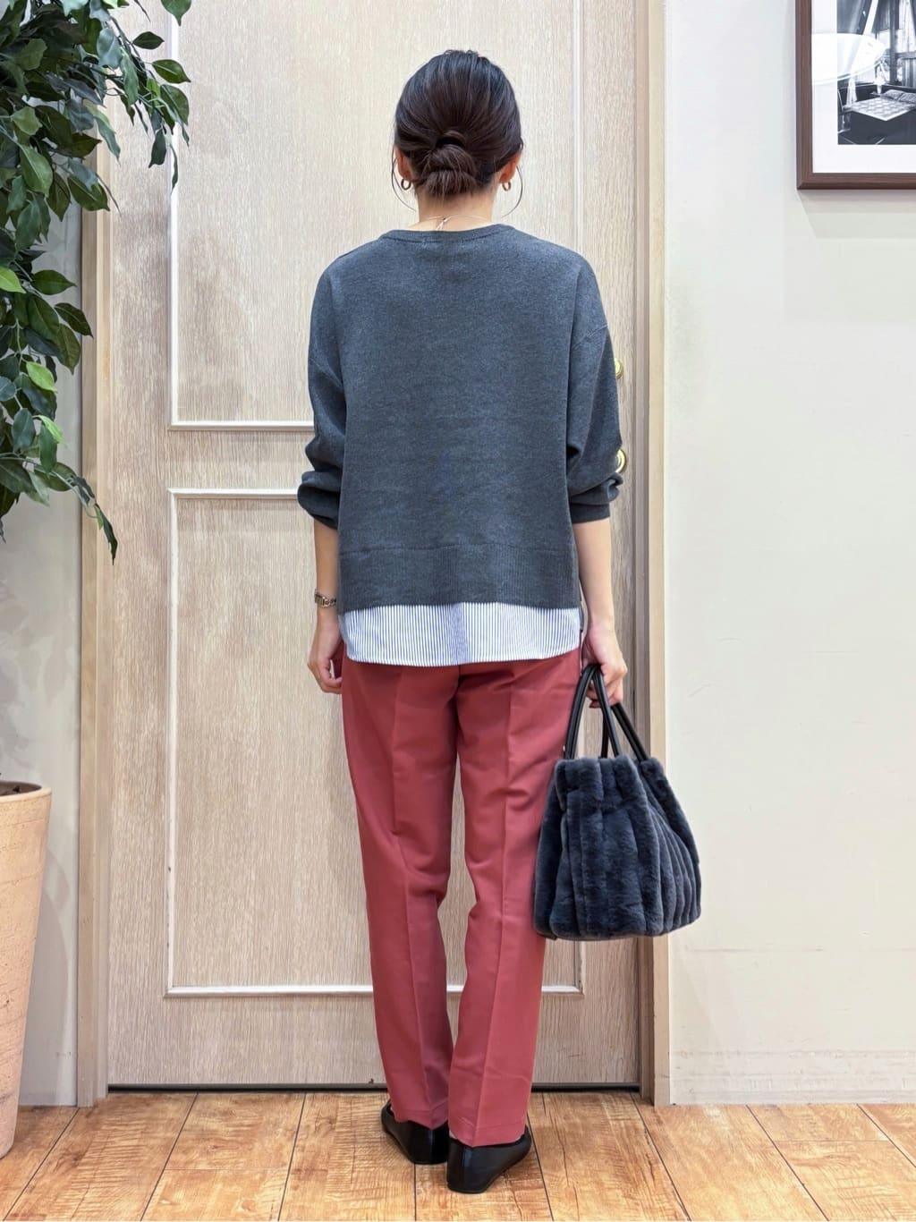 なみさんの「SHOO･LA･RUE｜【高レビュー/SS-LL/美脚シルエット】すっきりきれい見え テーパードパンツ」を使ったコーディネート