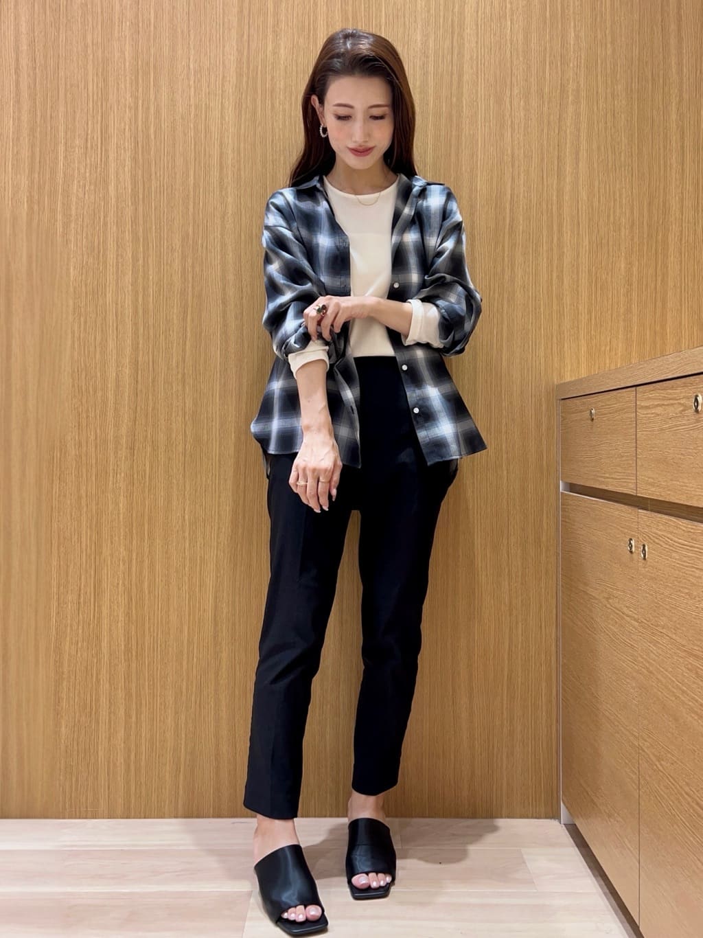 maiさんの「OPAQUE.CLIP｜オンブレチェックシャツ【洗濯機洗い可】」を使ったコーディネート