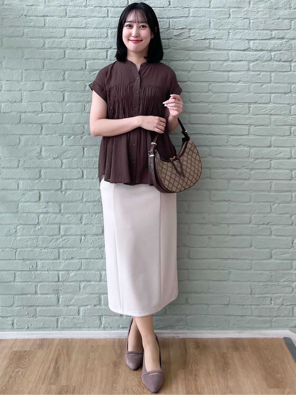 yukariさんの「Reflect｜【二の腕さりげなくカバー】シャーリングブラウス」を使ったコーディネート