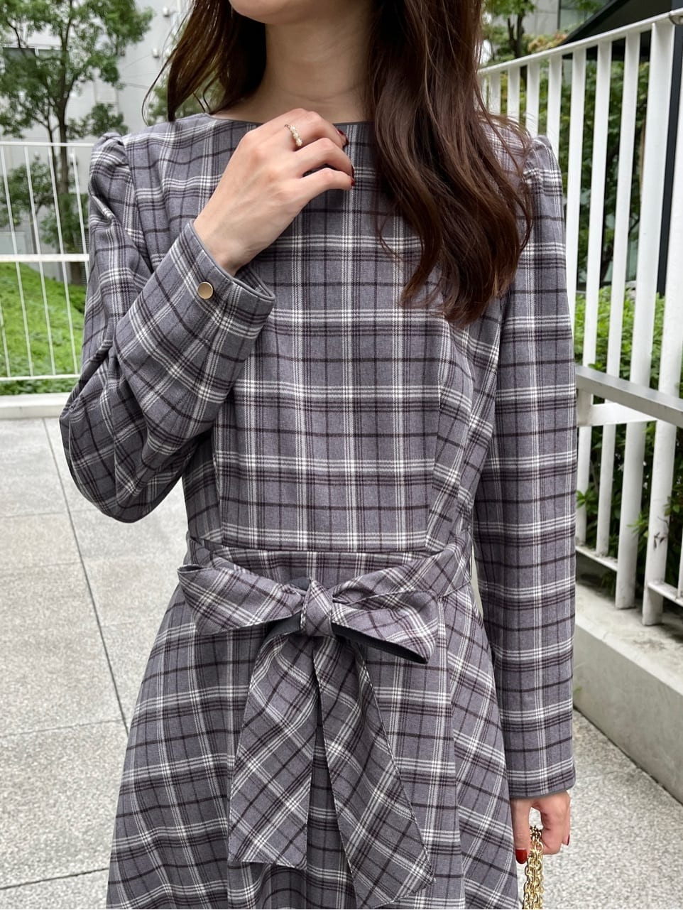 はばさんの「Couture brooch｜パール調モチーフゴールドリング」を使ったコーディネート