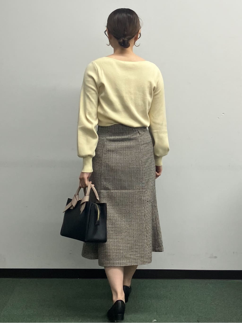 MAYUKIさんの「index｜ラメスカラップビジューデザインニット【洗濯機OK】《6col／S～LL》」を使ったコーディネート