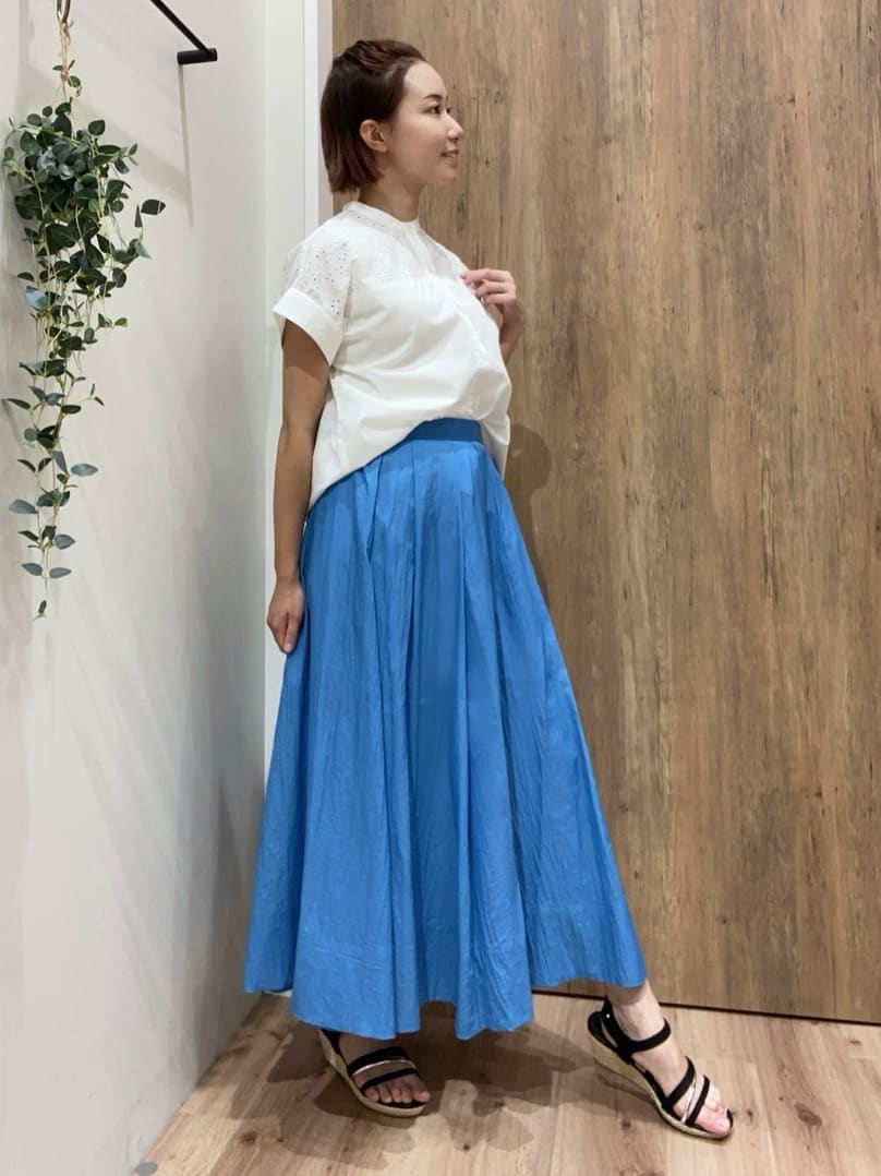 まなしぃさんの「grove｜涼やかさと上品さを兼ね備えた　レースシャツブラウス」を使ったコーディネート