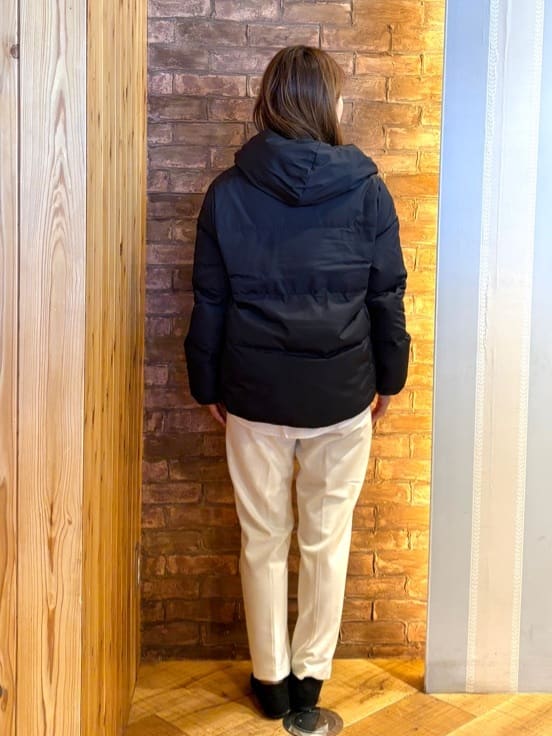 mieさんの「SHOO･LA･RUE｜【撥水/洗える】ショートフーディーダウン」を使ったコーディネート