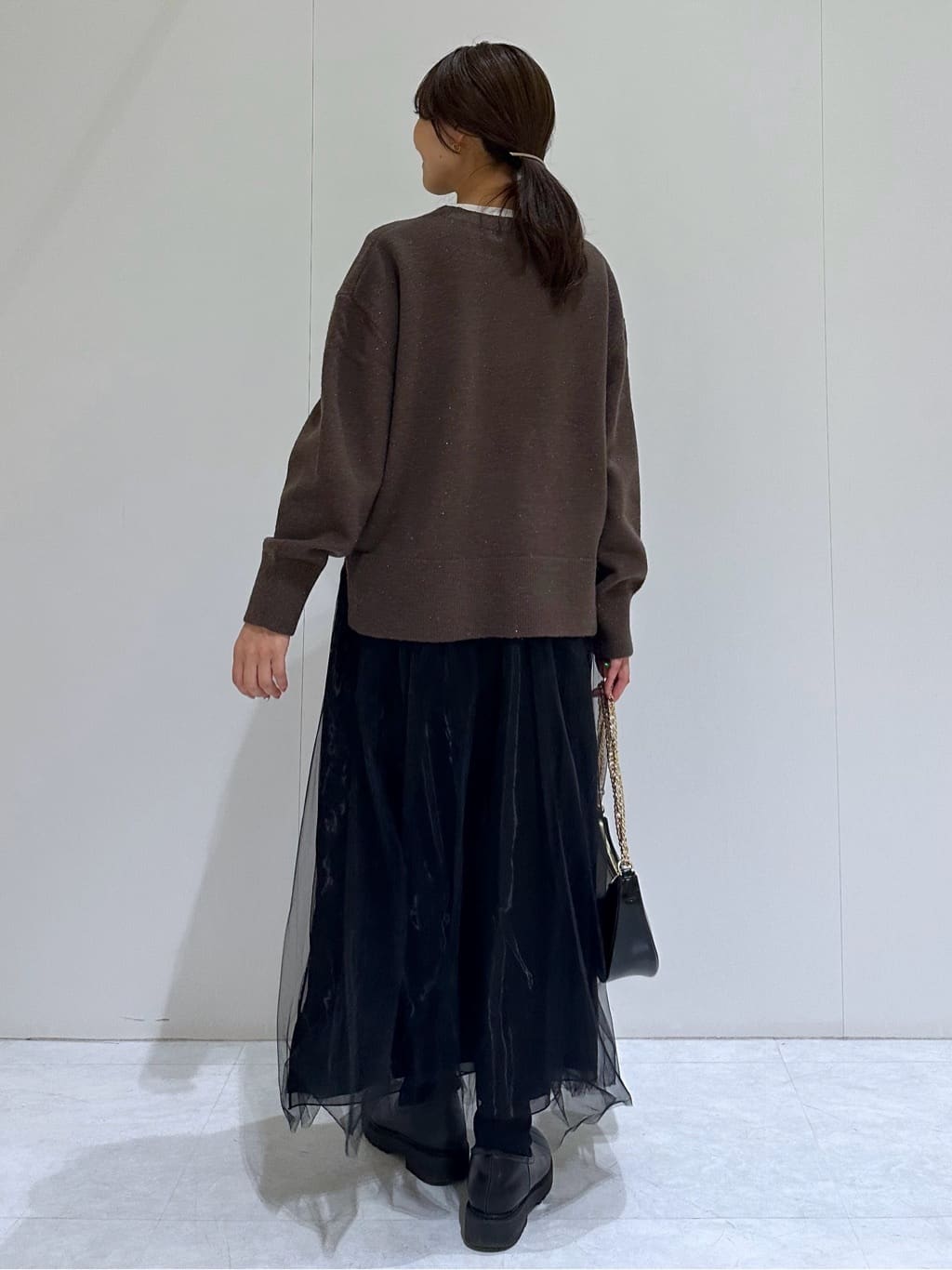 makiさんの「OPAQUE.CLIP｜カシミヤブレンドウールミドルピーコート」を使ったコーディネート