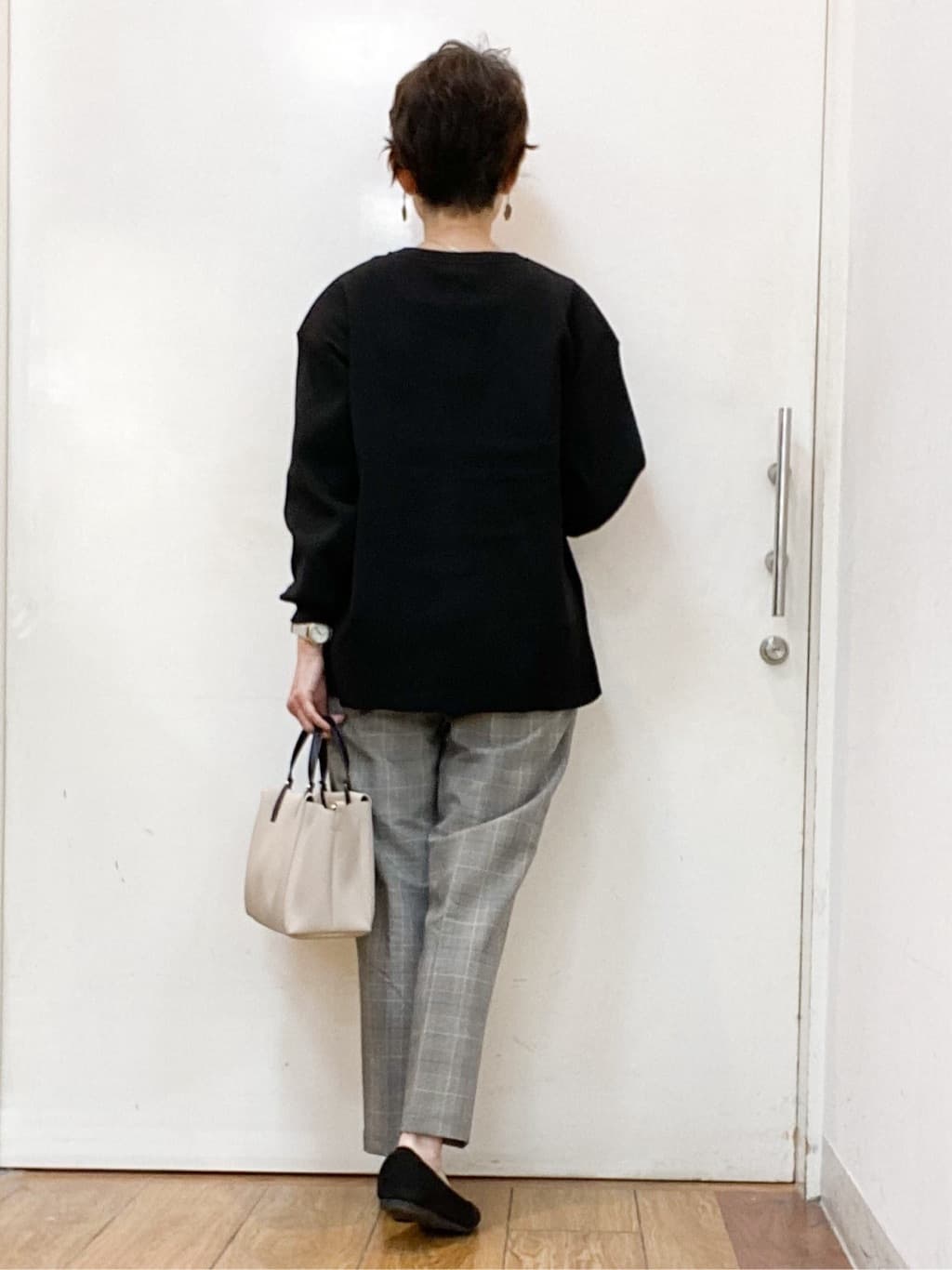 みぃさんの「SHOO･LA･RUE｜【高レビュー/SS-LL/美脚シルエット】すっきりきれい見え テーパードパンツ」を使ったコーディネート