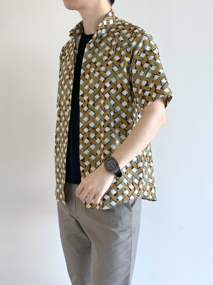 イッシーさんの「TAKEO KIKUCHI｜【COOL CITY WEAR】籠目アート柄 サッカーシャツ /通気性」を使ったコーディネート