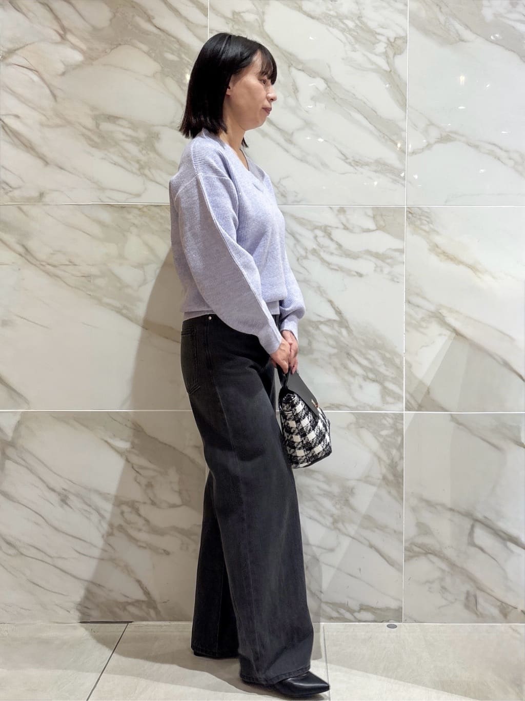 マキさんの「index｜《丈が選べる》デニムバギーパンツ【洗濯機洗い可】」を使ったコーディネート