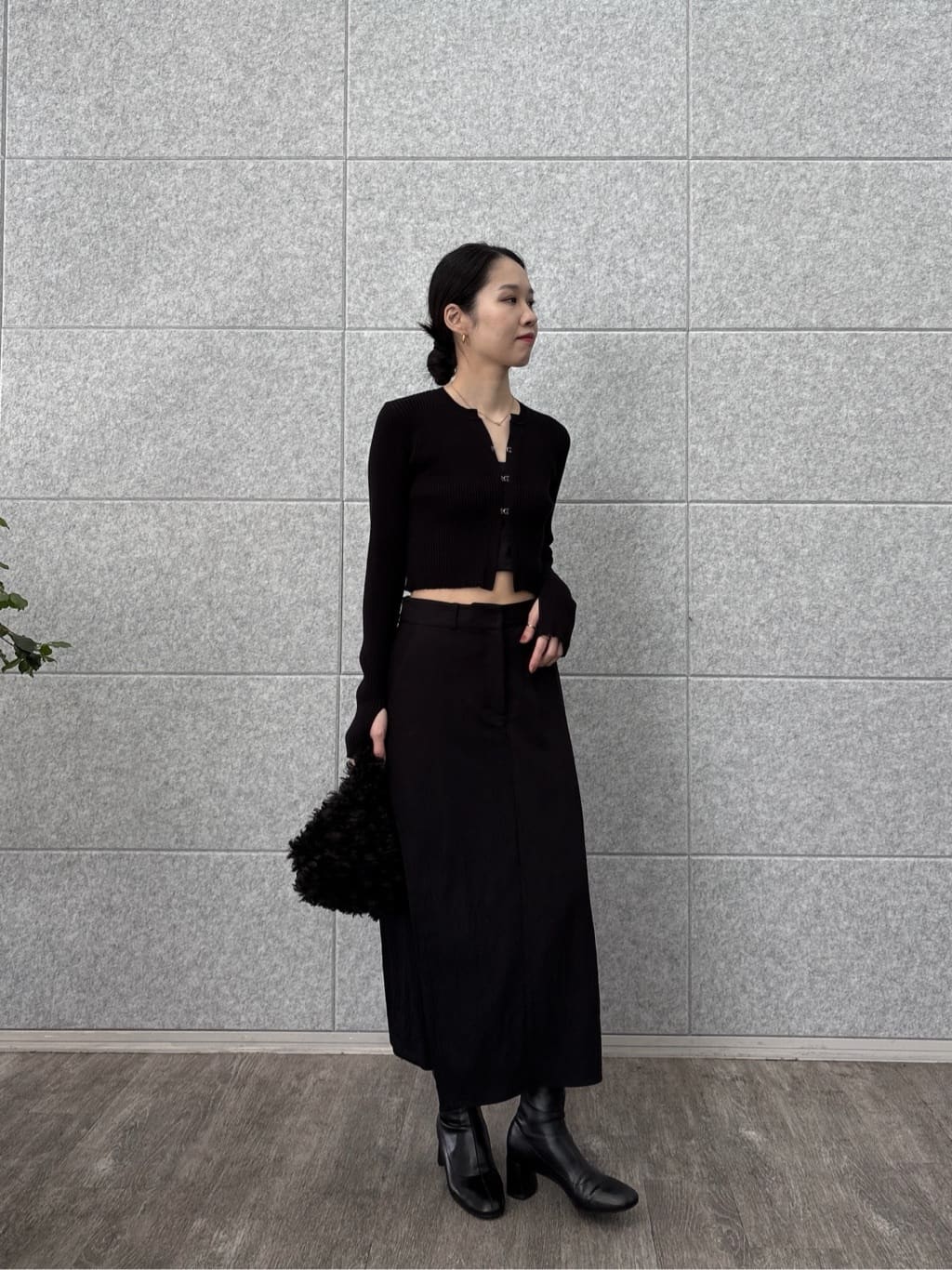 ひなさんの「INDIVI｜シャインツイルラップスカート」を使ったコーディネート