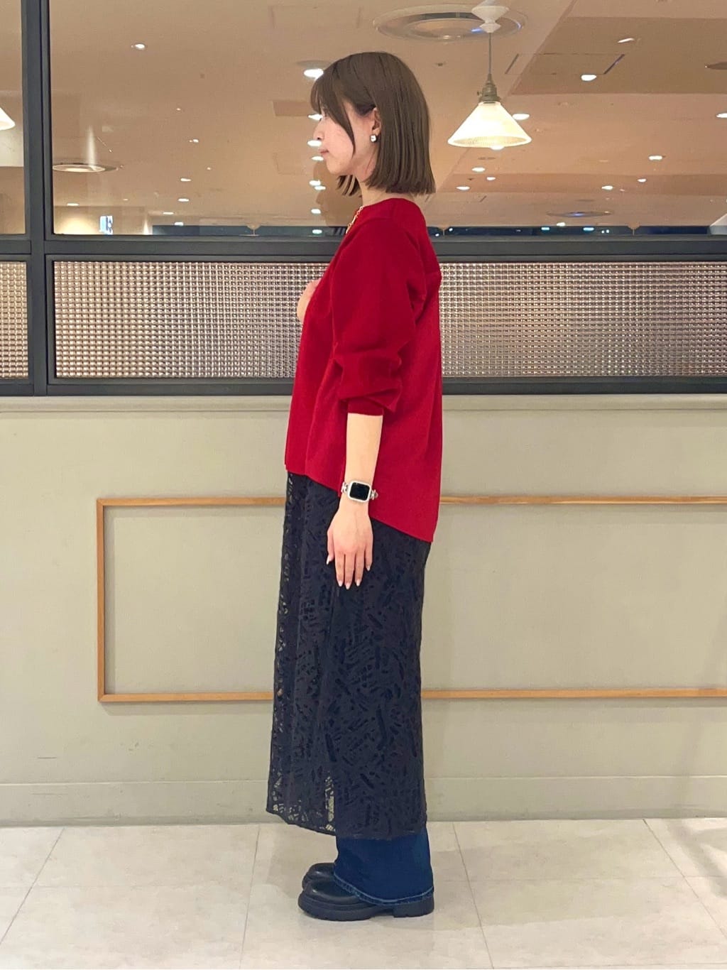 kumiさんの「INDIVI｜【洗える／選べる8色】トーンアップニット」を使ったコーディネート