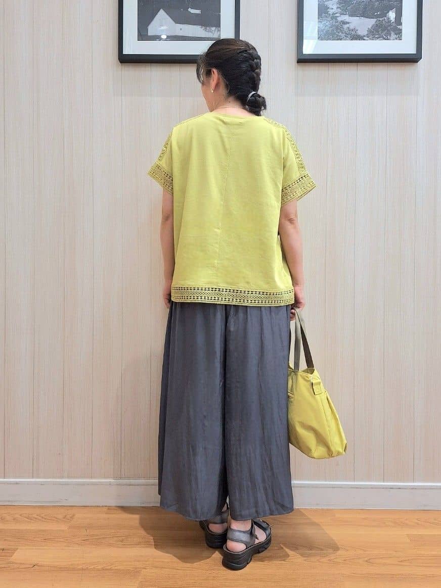 Saoさんの「SHOO･LA･RUE｜【S-LL/ひんやり】インせず決まる 楽してきれいなレース付きトップス」を使ったコーディネート