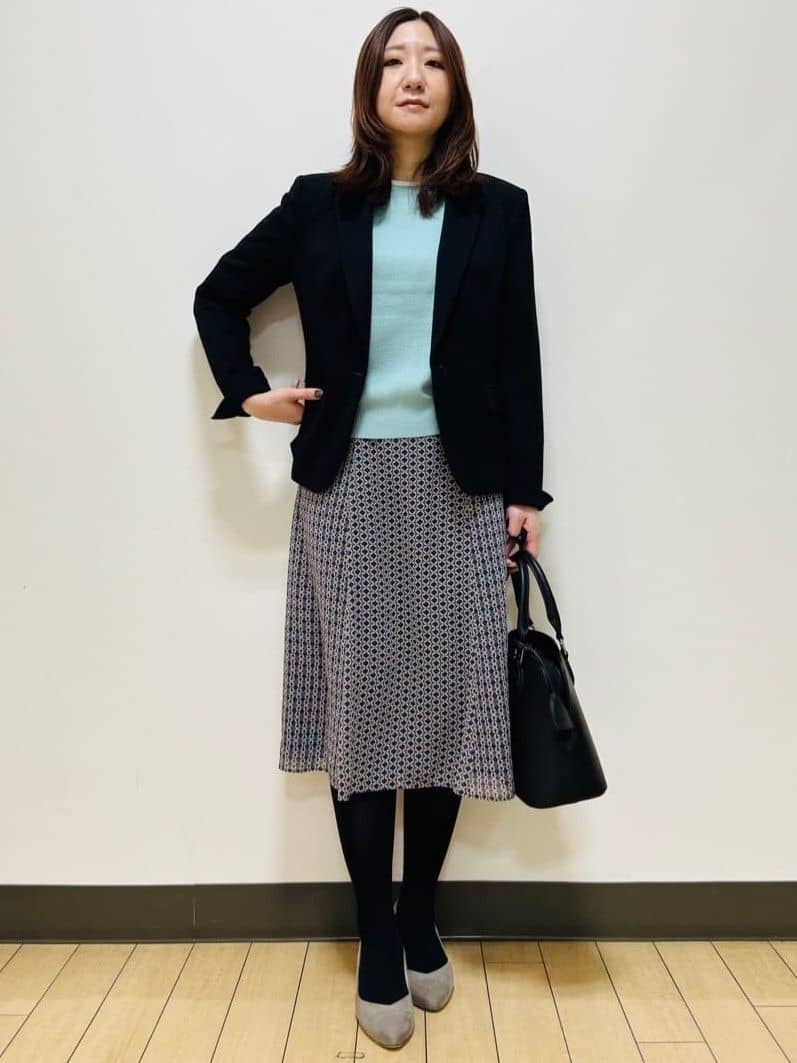 miiiさんの「Reflect｜【秋映え／単品使い◎／すっきり見え】ブローチ付きニットアンサンブル」を使ったコーディネート