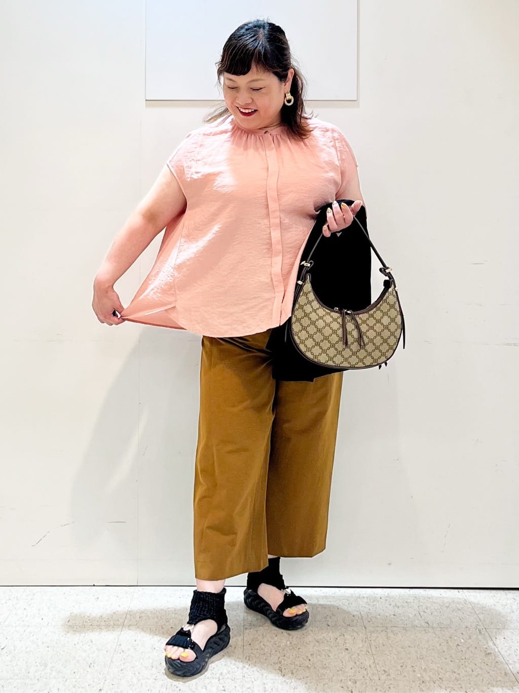 kimmyさんの「Reflect｜【二の腕さりげなくカバー】バンドカラーブラウス」を使ったコーディネート