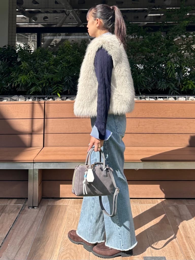 cottonさんの「THE SHOP TK｜【着るだけでコーデ完成】シャツレイヤード風 ケーブルニット」を使ったコーディネート