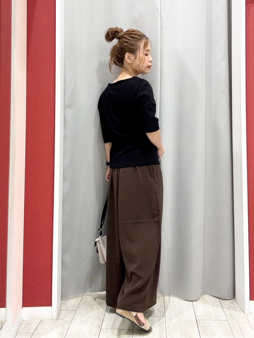 shioさんの「SHOO･LA･RUE｜【S-LL】女性らしさ漂うハートネック テレコ5分袖トップス」を使ったコーディネート