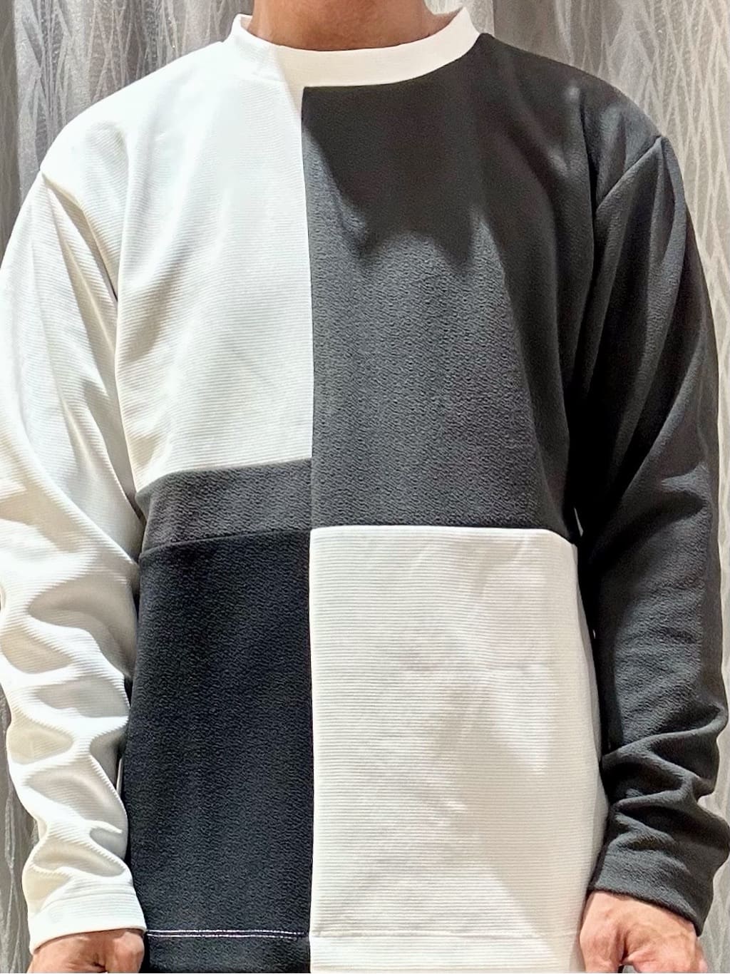KENJI Iさんの「THE SHOP TK｜【一枚で着映える】パターンブロッキング長袖Tシャツ 洗濯機OK」を使ったコーディネート