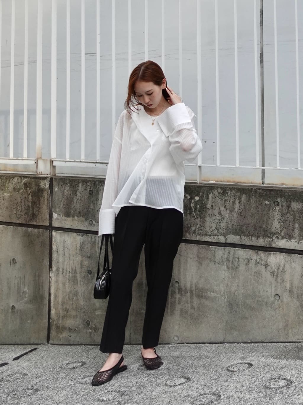 mitsukiさんの「INDIVI｜Comfy SET UP｜イージーテーパードパンツ【セットアップ対応／通勤/カセット服】」を使ったコーディネート