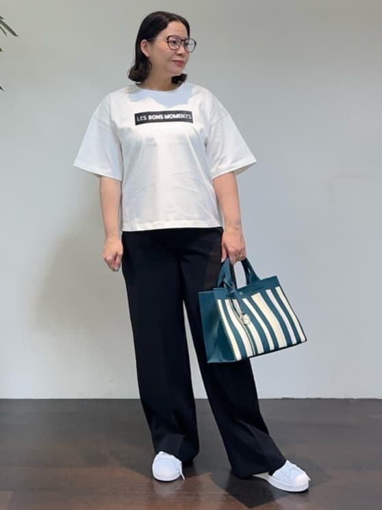 Asamiさんの「UNTITLED｜【コットン100/ゆったり/ショート丈/洗える】ベロアロゴTシャツ」を使ったコーディネート