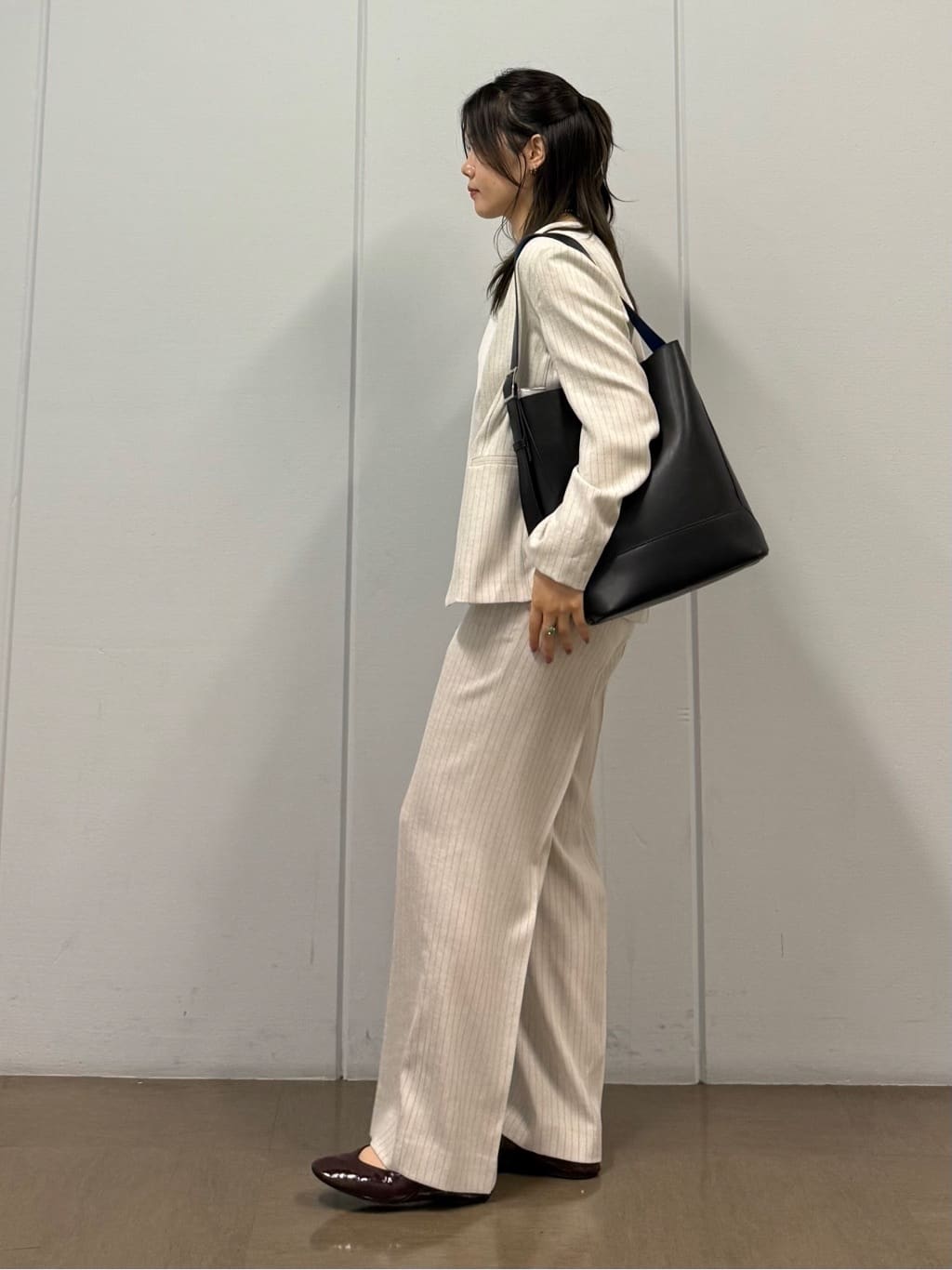 mizukiさんの「INDIVI｜【クールエアー素材／UVケア／吸汗速乾】エアリータックブラウス」を使ったコーディネート