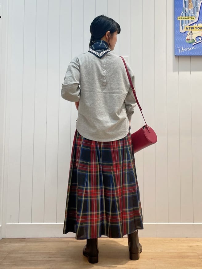 mikaさんの「Dessin｜【360度可愛い・洗える】バックヘンリーカットソー」を使ったコーディネート