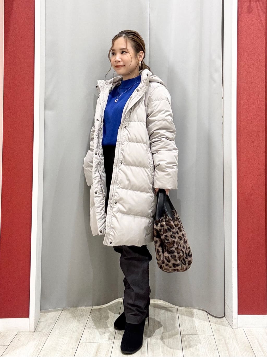 shioさんの「SHOO･LA･RUE｜【洗濯機可/撥水】フェイクファーフード ロングダウン」を使ったコーディネート