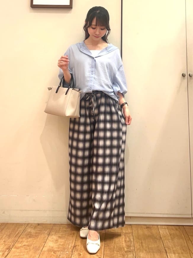 AIRIさんの「SHOO･LA･RUE｜【S-LL】大人の抜け感 シアーボイルフーディパーカ」を使ったコーディネート