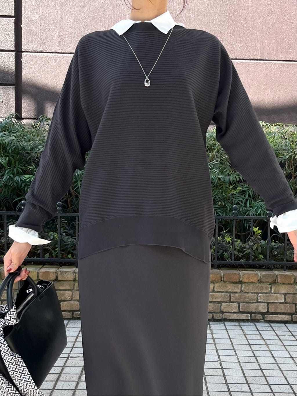 shioriさんの「INDIVI｜【洗える／体型カバー】美シルエットニット」を使ったコーディネート