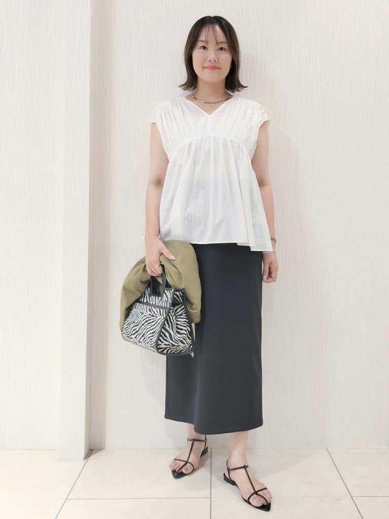 naokoさんの「UNTITLED｜【後ろウエストゴム/ストレッチ性/オンオフ】ジャージナロースカート」を使ったコーディネート