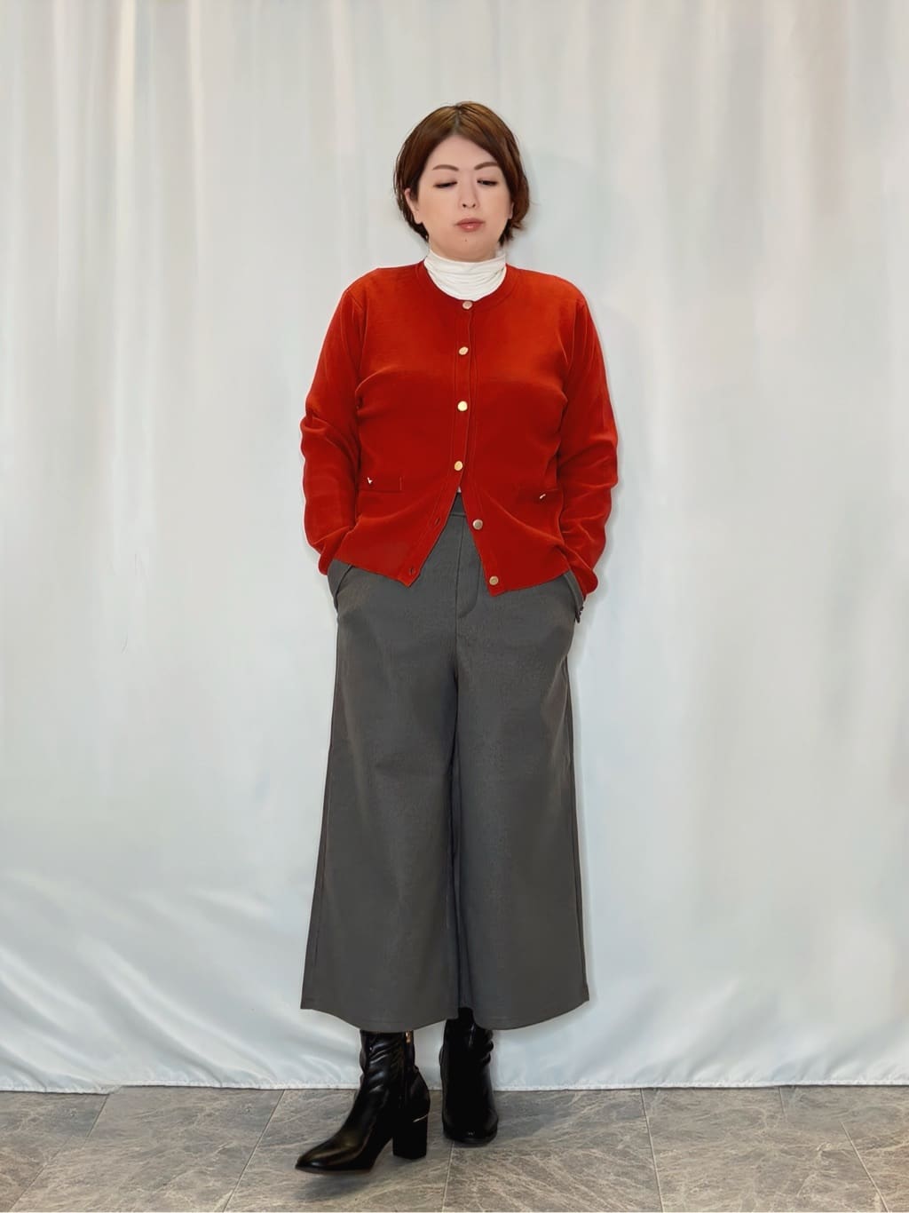 たみさんの「SHOO･LA･RUE｜【洗濯機可】美脚見え あったか圧縮ニット ガウチョパンツ」を使ったコーディネート
