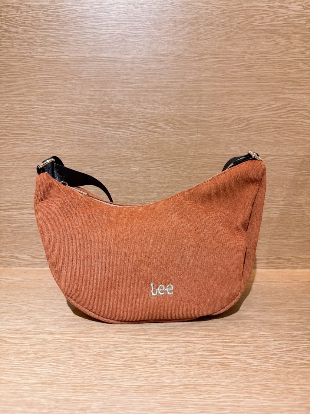 みーさんの「grove｜【Lee別注】コーデュロイムーンショルダー」を使ったコーディネート