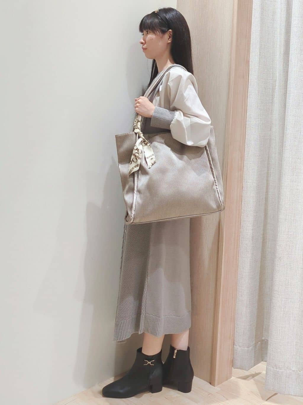 Yuiさんの「grove｜一枚で華やぐ、袖布帛ケーブルニットワンピース」を使ったコーディネート