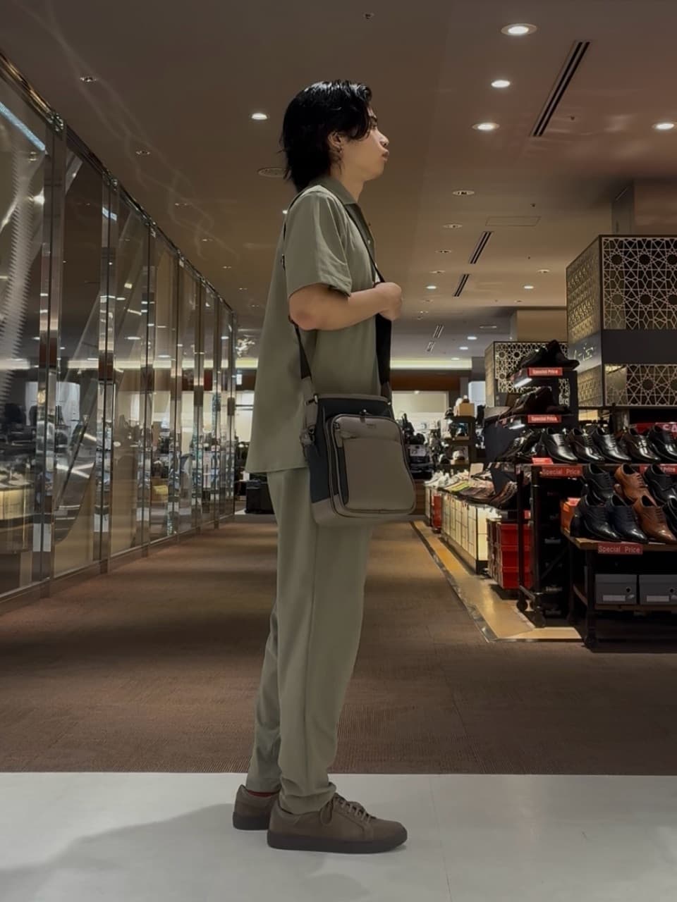 Renさんの「TAKEO KIKUCHI｜【COOL CITY WEAR】エアートール パンツ /接触冷感・通気性」を使ったコーディネート