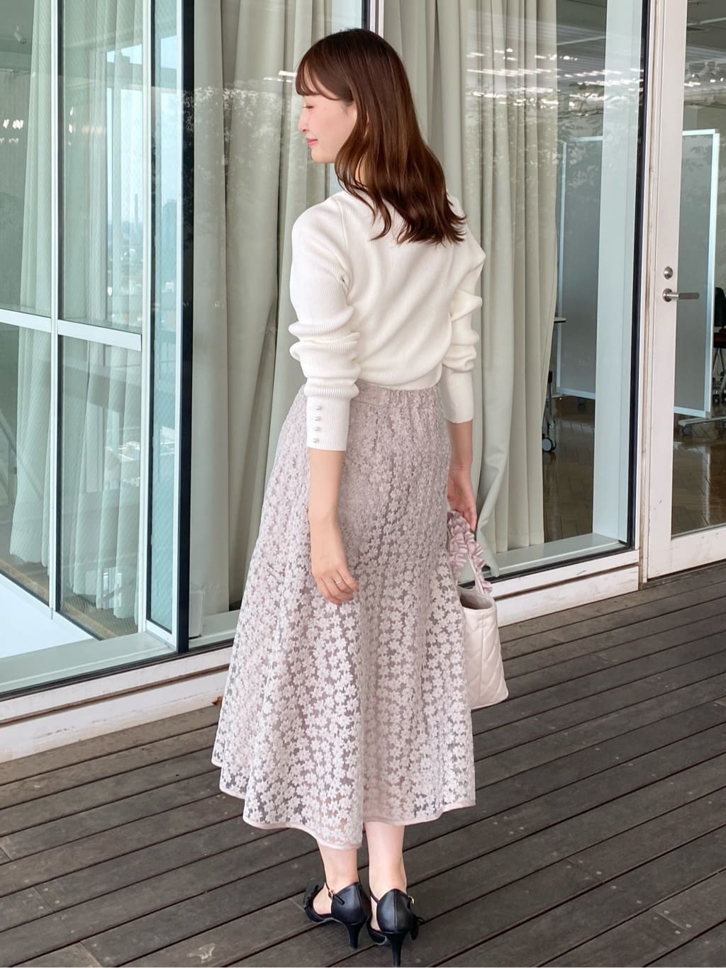 みさかさんの「index｜小花刺繍チュールマーメイドスカート【洗濯機OK／抗ピル】」を使ったコーディネート