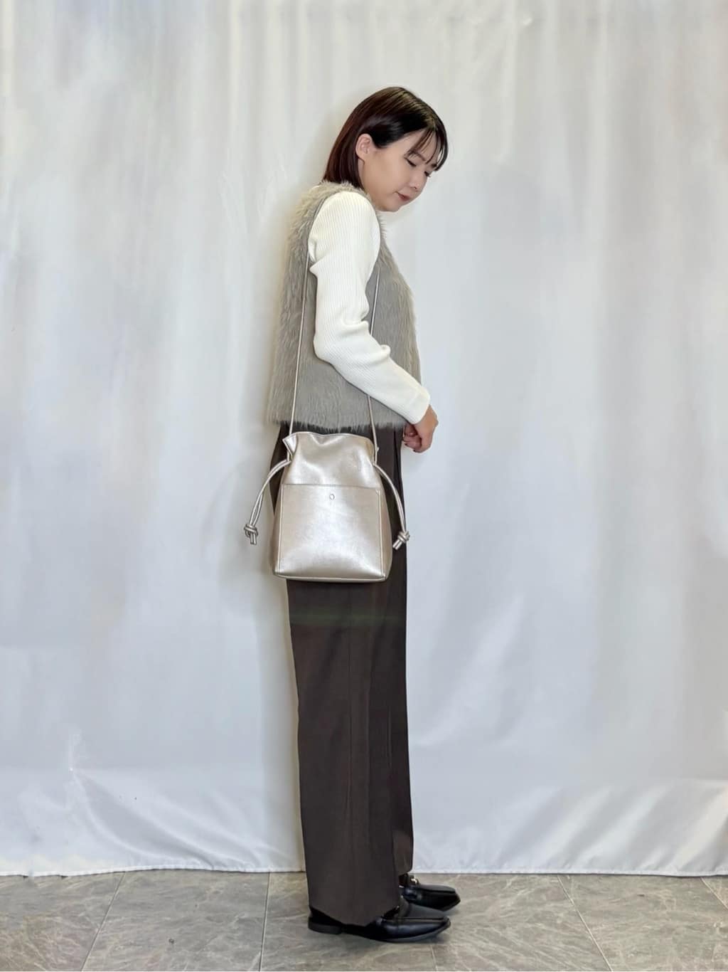 ネリさんの「SHOO･LA･RUE｜【洗濯機可/S-LL/高レビュー】上品シルエットで美しい イージーワイドパンツ」を使ったコーディネート
