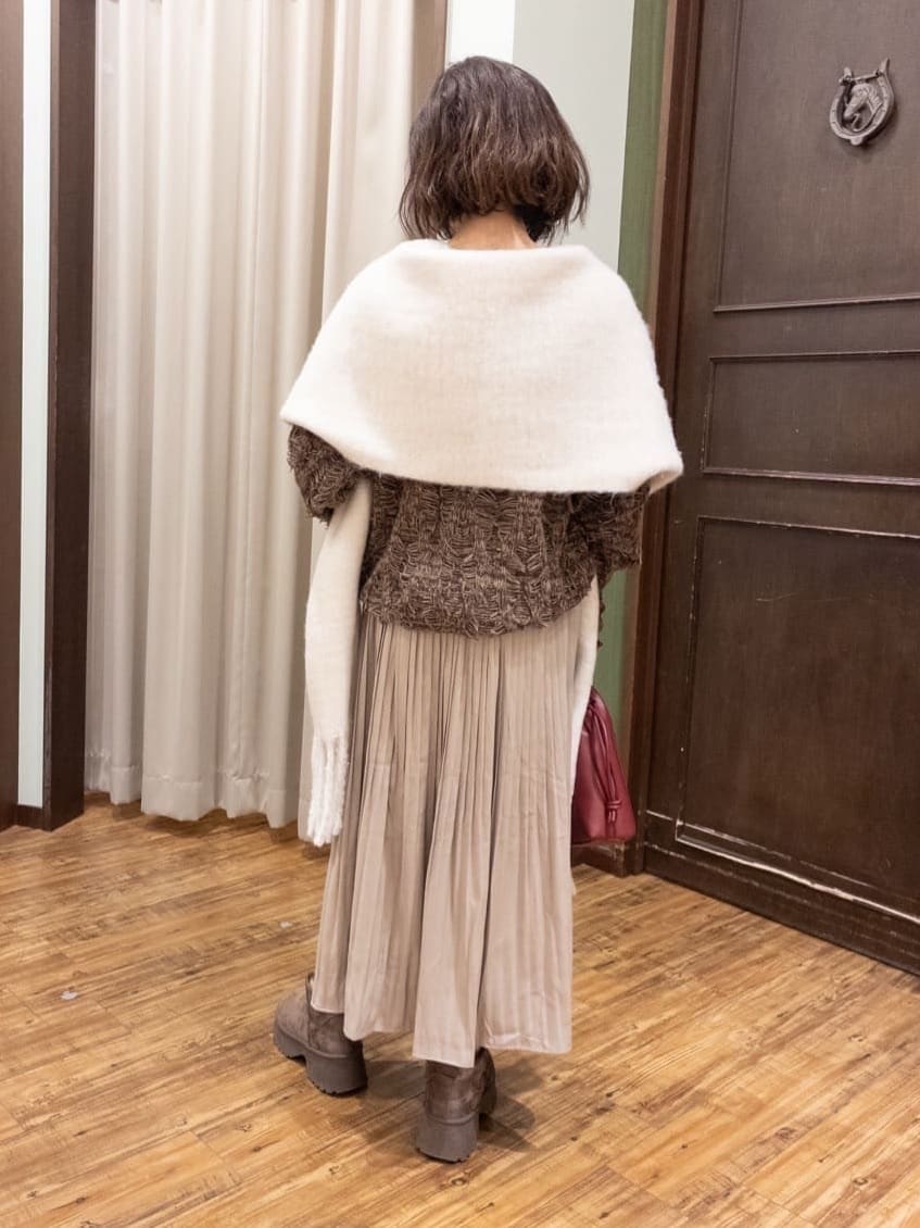 yukaさんの「SHOO･LA･RUE｜【S-LL】大人も着やすいシックなカラー 主役級フリンジニット」を使ったコーディネート